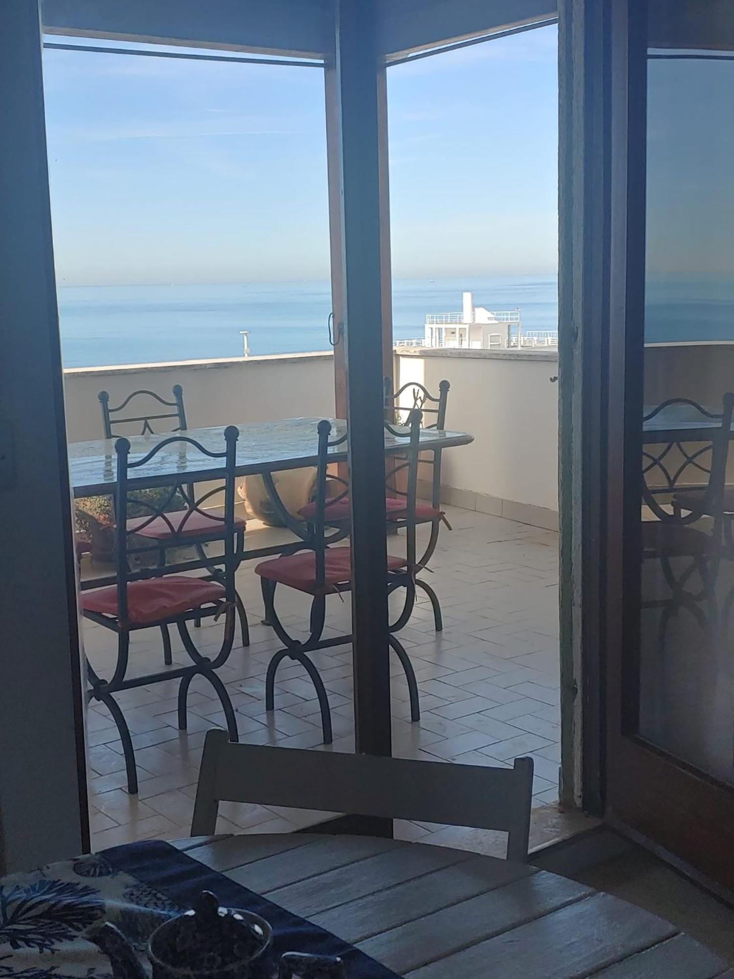 Апартаменты Ostia Attico Fronte Mare Экстерьер фото